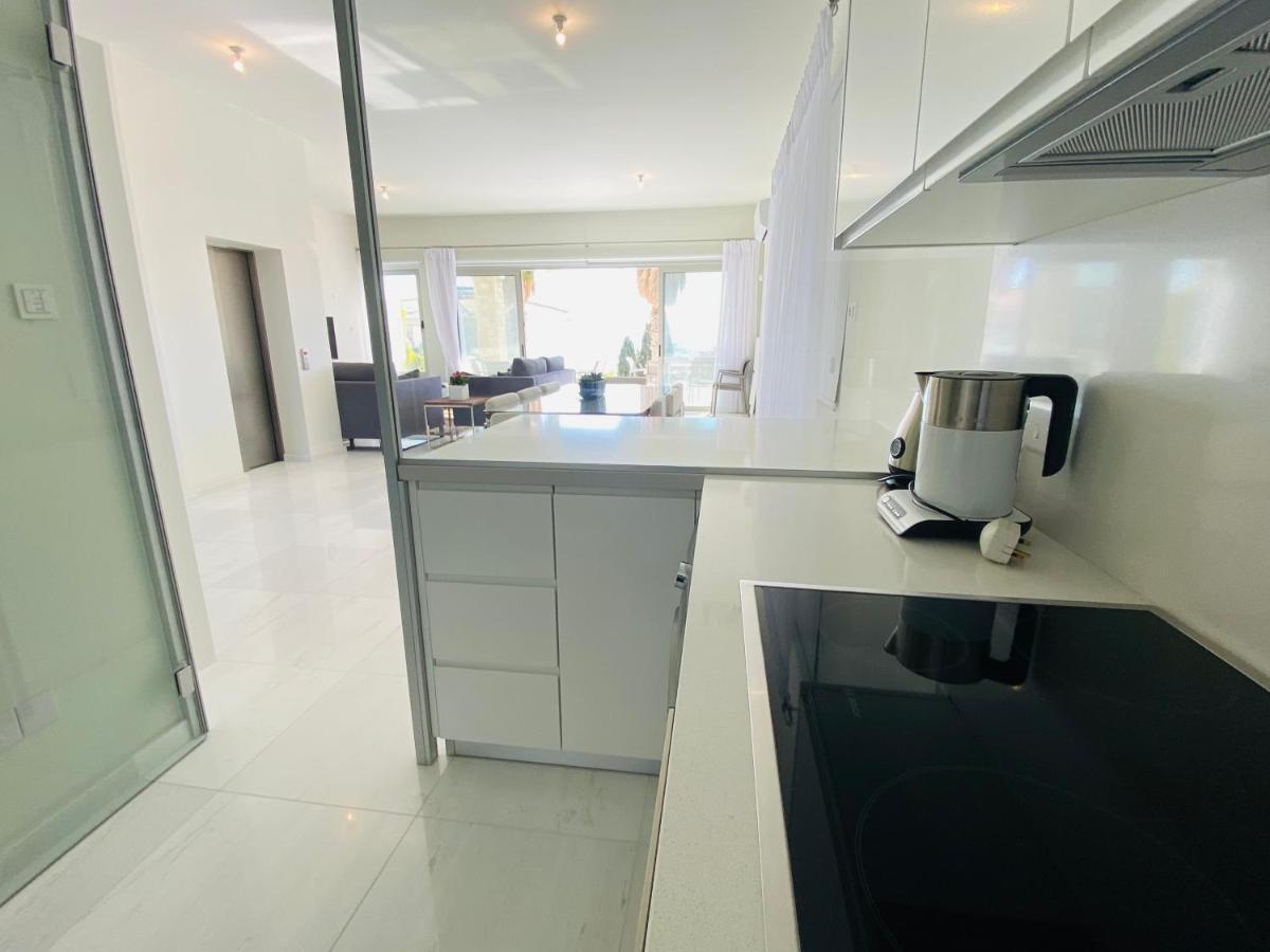 Coral Bay Beach Villa Paphos Esterno foto