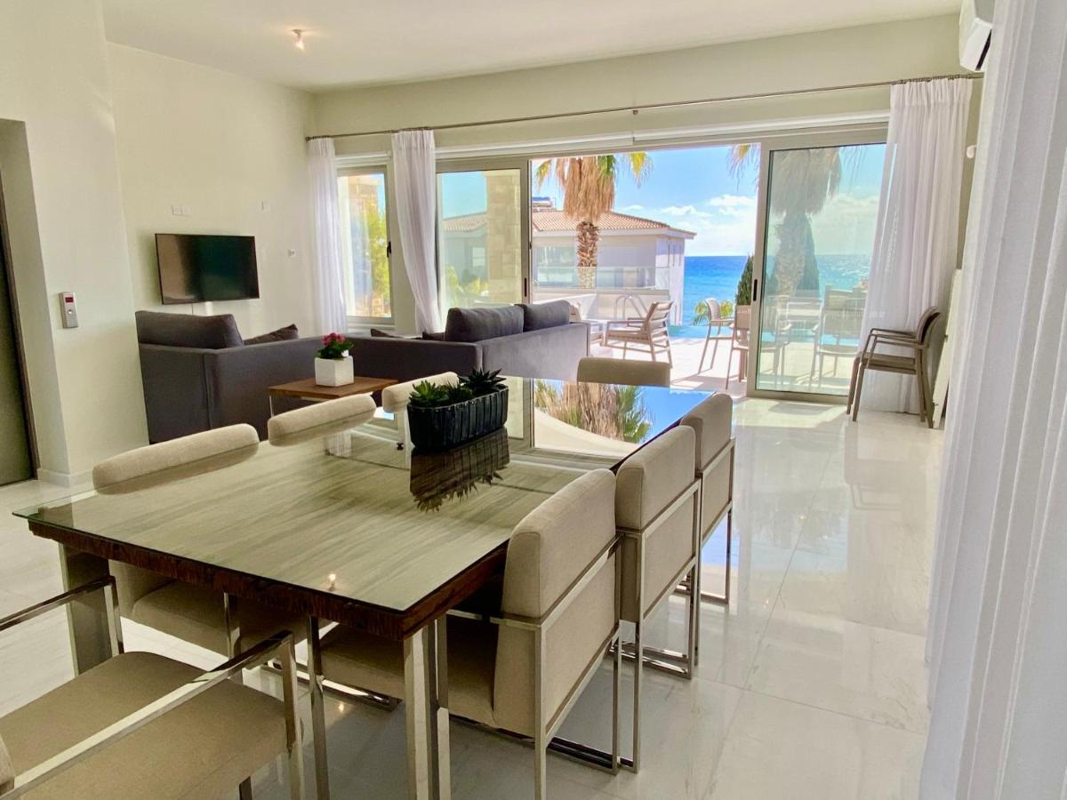 Coral Bay Beach Villa Paphos Esterno foto