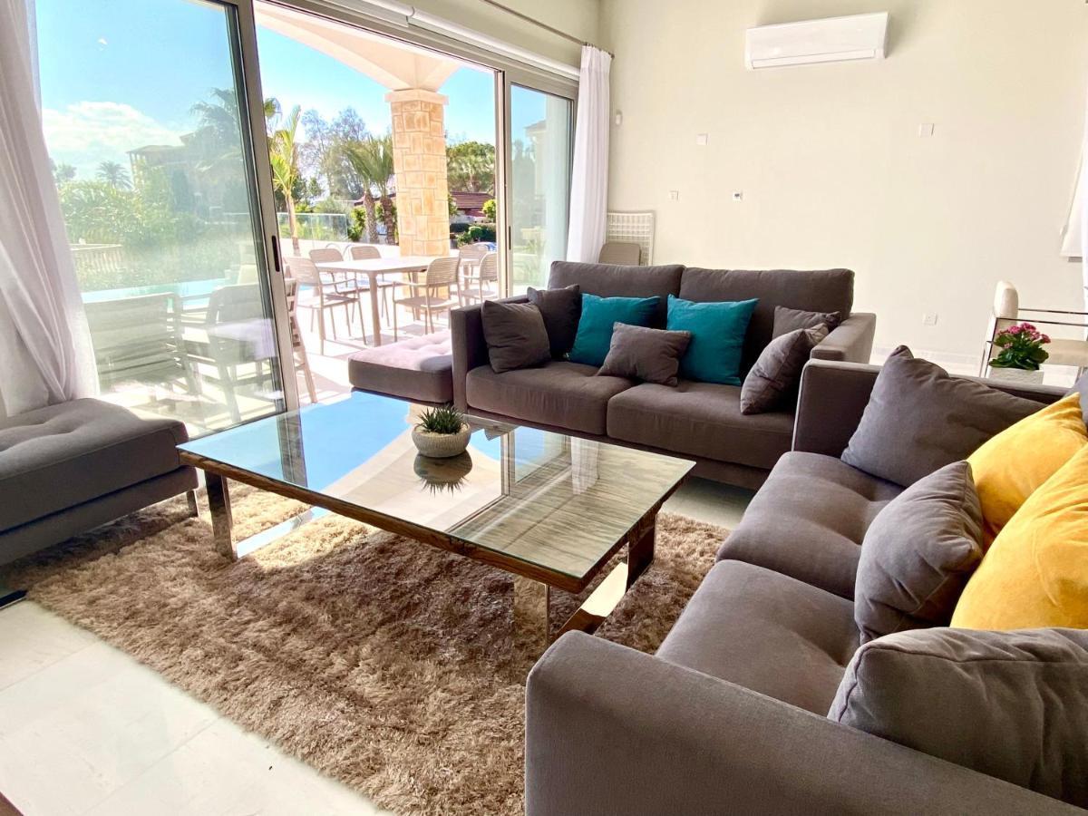 Coral Bay Beach Villa Paphos Esterno foto