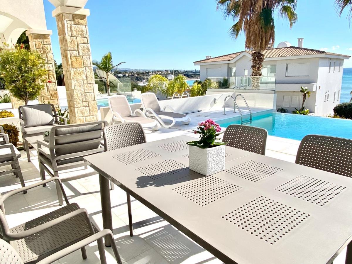 Coral Bay Beach Villa Paphos Esterno foto