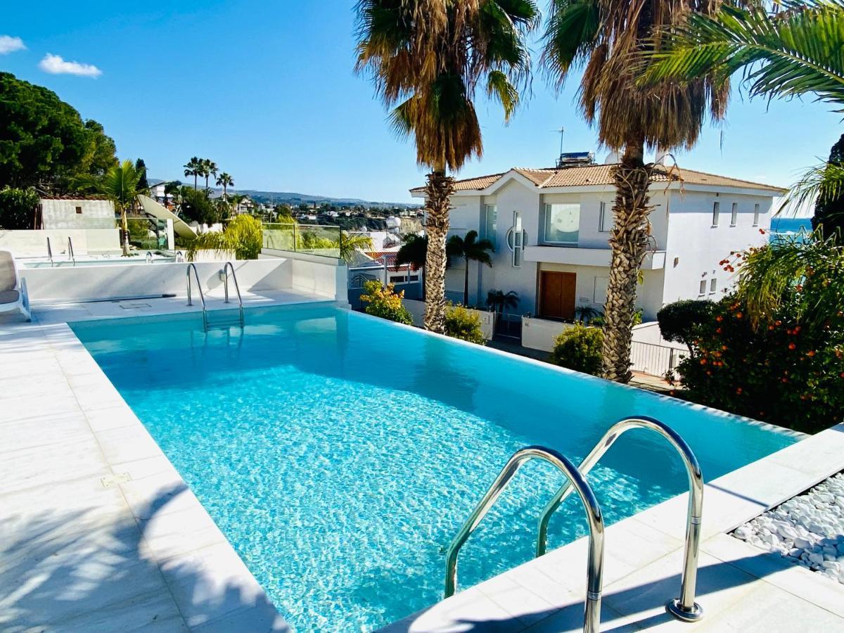 Coral Bay Beach Villa Paphos Esterno foto