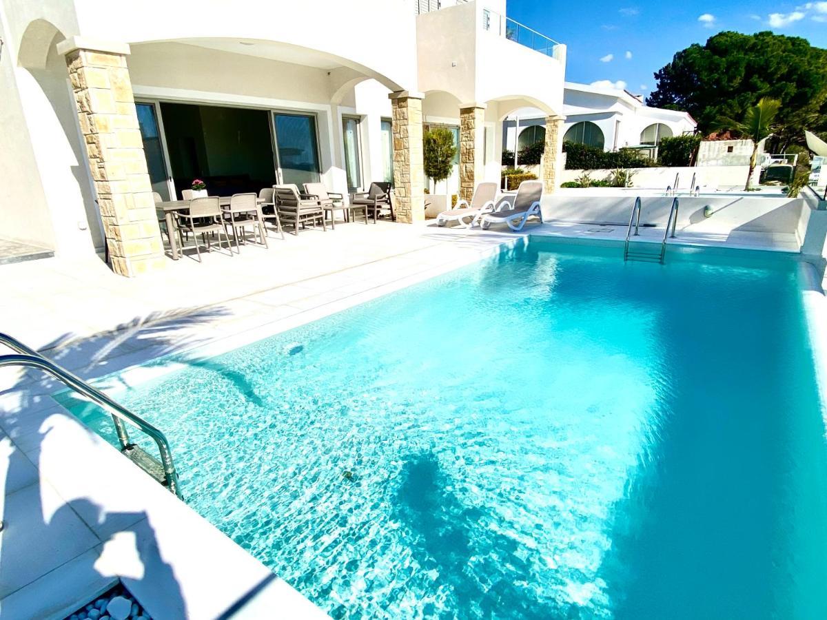 Coral Bay Beach Villa Paphos Esterno foto