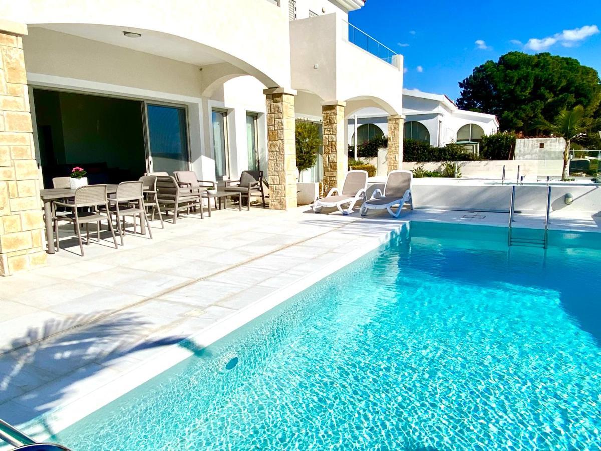 Coral Bay Beach Villa Paphos Esterno foto