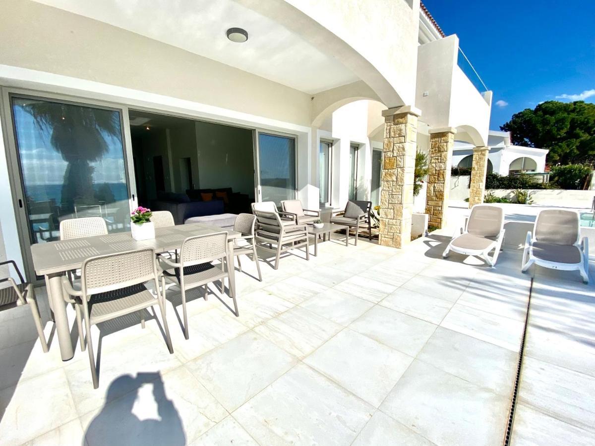 Coral Bay Beach Villa Paphos Esterno foto